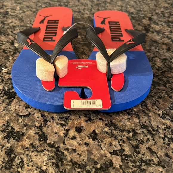 Puma Blue and Red flip flops NWT 10 - Picture 2 of 7